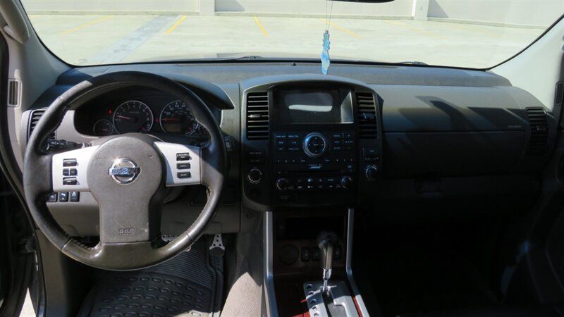 Used 2008 Nissan Pathfinder LE RWD image 11