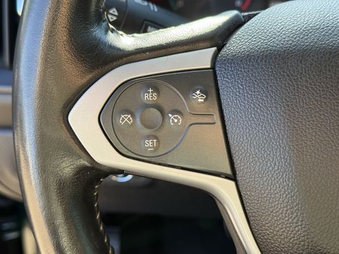 Used 2015 Chevrolet Colorado LT w/ Luxury Package image 16