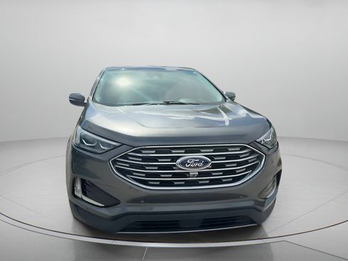 Certified 2019 Ford Edge Titanium w/ Equipment Group 301A FWD image 8