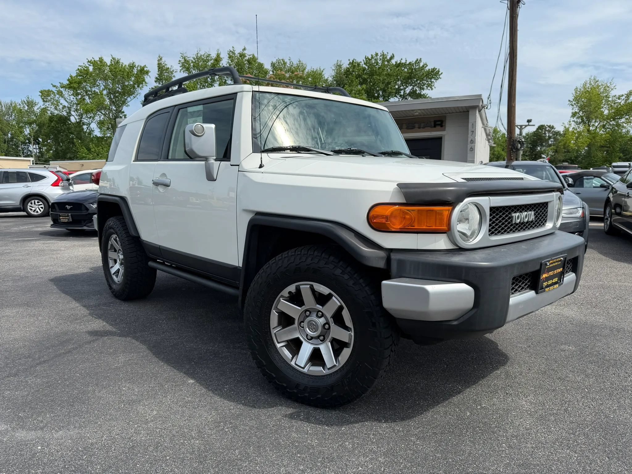 Used 2014 Toyota FJ Cruiser 4WD w/ Convenience Package image 1