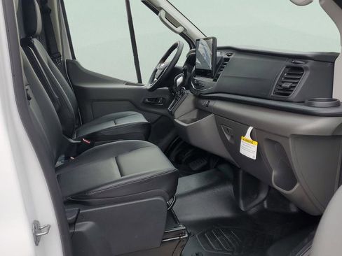 New 2026 Ford Transit 250 148 Medium Roof RWD image 20