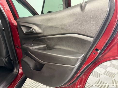 Used 2024 Chevrolet Trax LT w/ Driver Confidence Package image 33