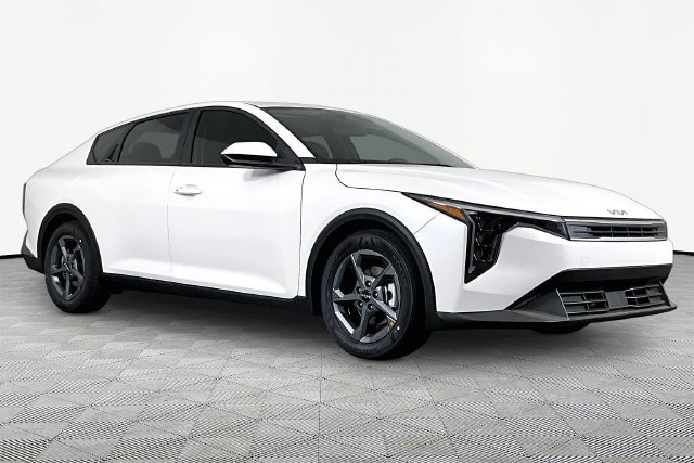 New 2026 Kia K4 FWD image 3