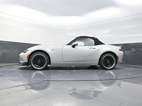 Used 2016 MAZDA MX-5 Miata Grand Touring image 26