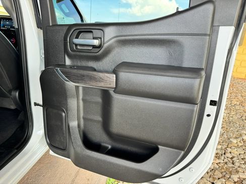 Used 2021 Chevrolet Silverado 1500 LTZ w/ LTZ Convenience Package II AWD/4WD image 23