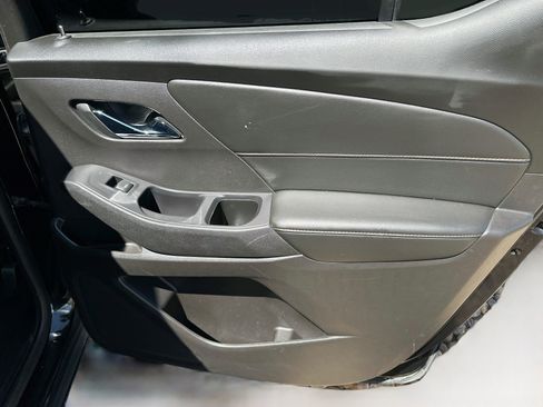 Used 2018 Chevrolet Traverse LT AWD/4WD image 32