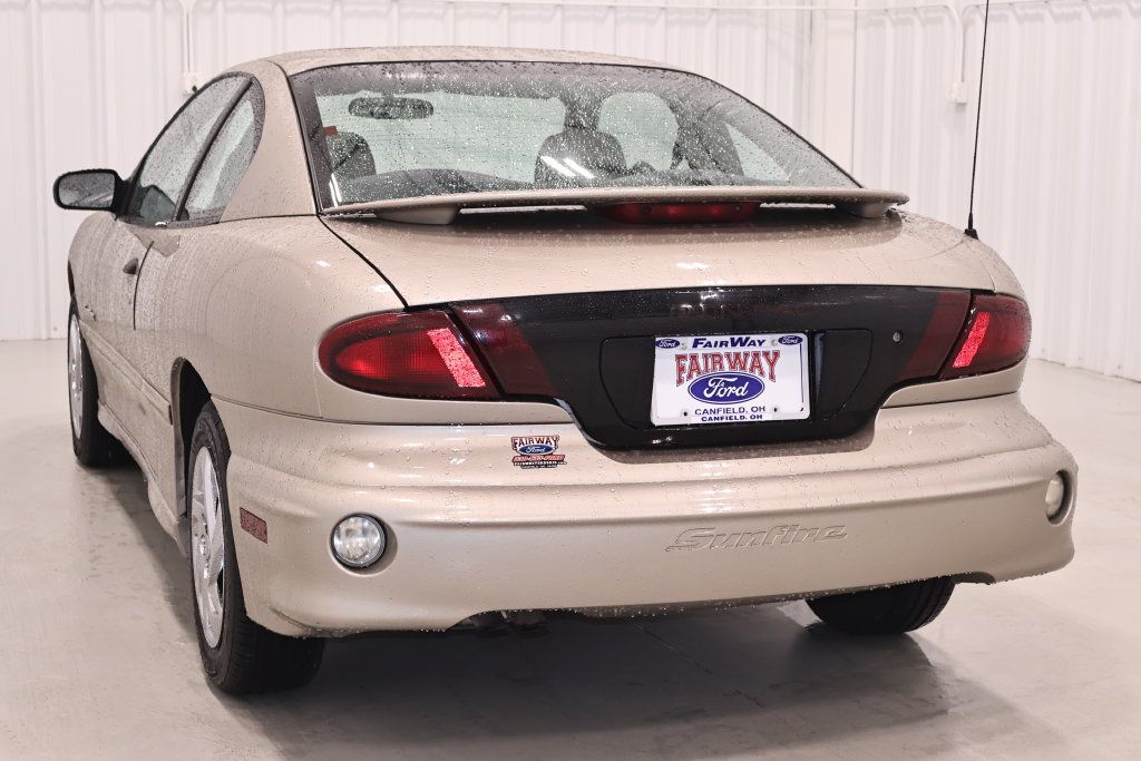 Used 2002 Pontiac Sunfire SE w/ Sun & Sound Pkg FWD image 7