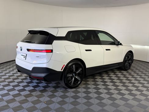 Certified 2022 BMW iX xDrive50 w/ Convenience Package image 9