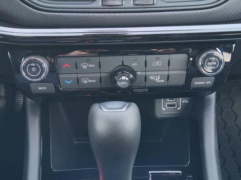 New 2026 Jeep Compass Latitude AWD/4WD image 15