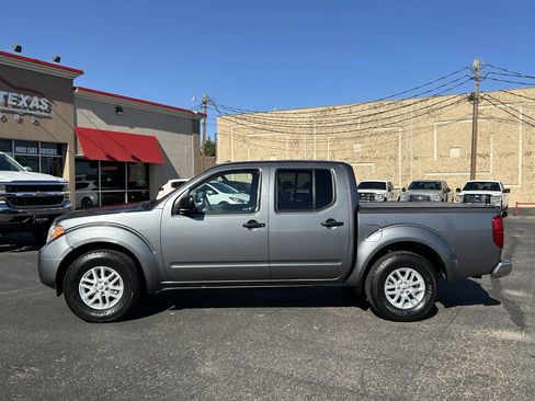 Used 2018 Nissan Frontier SV image 14