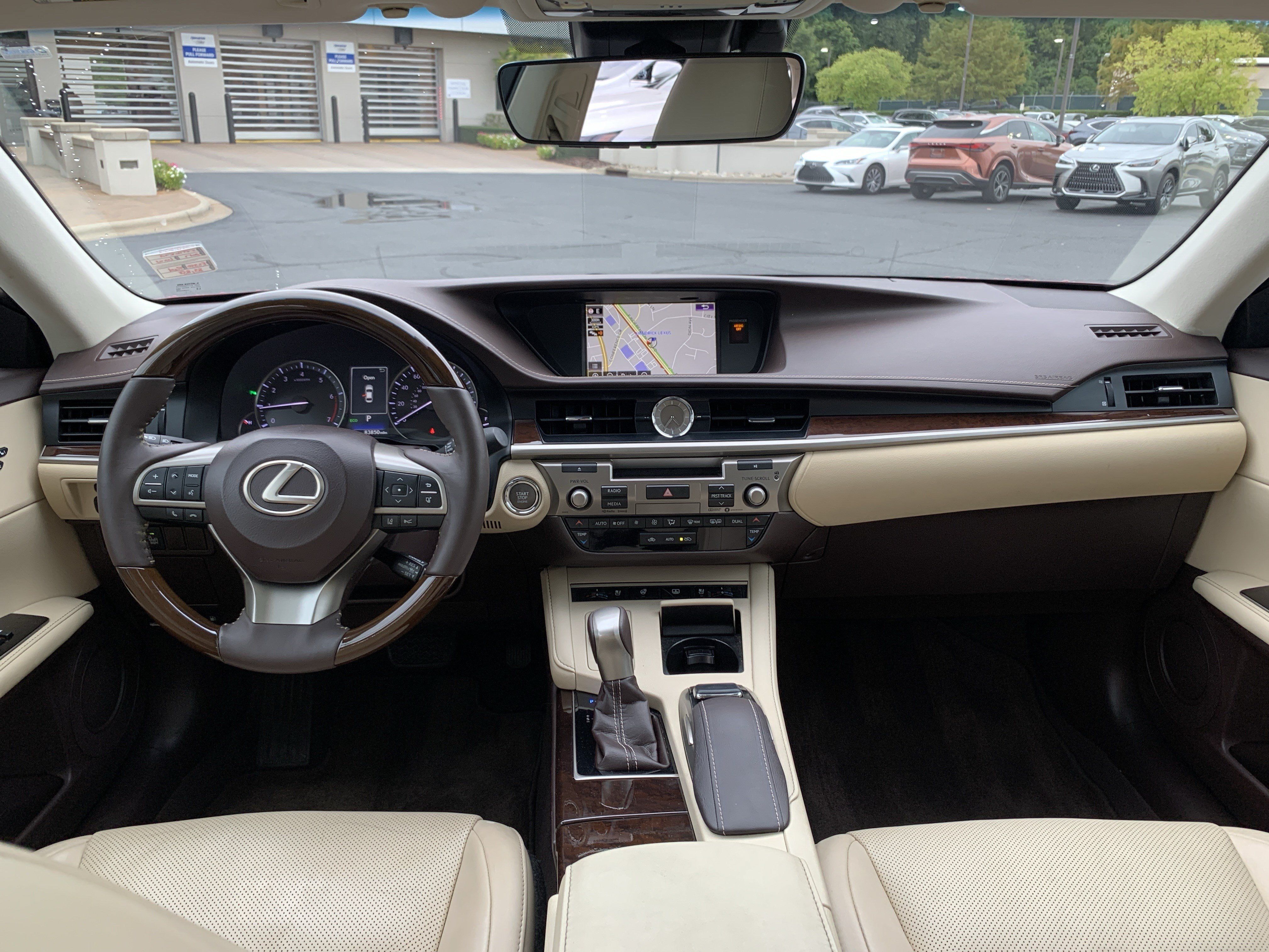 Used 2017 Lexus ES 350 w/ Luxury Package FWD image 30