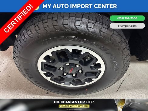 Used 2025 Toyota Tacoma TRD Off-Road image 9