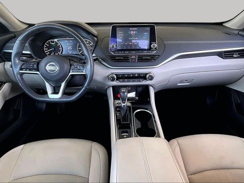 Used 2021 Nissan Altima 2.5 SV w/ SV Premium Package FWD image 16