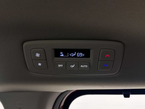 Certified 2023 Kia Carnival SX Prestige FWD image 4