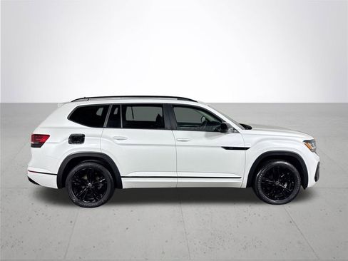 Certified 2022 Volkswagen Atlas SEL R-Line image 6