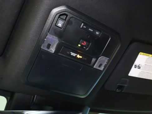 Used 2025 Toyota Tundra Limited image 28