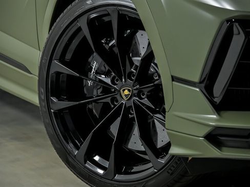 Used 2024 Lamborghini Urus S AWD/4WD image 3