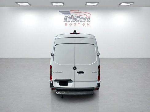Used 2023 Mercedes-Benz Sprinter 2500 image 5