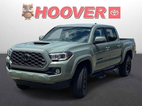Used 2022 Toyota Tacoma TRD Sport w/ Technology Package RWD image 5