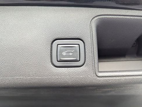 Used 2021 GMC Terrain SLT w/ Infotainment Package II image 9