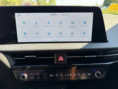 Certified 2023 Kia EV6 Wind AWD/4WD image 21