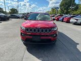 Used 2025 Jeep Compass Latitude image 2