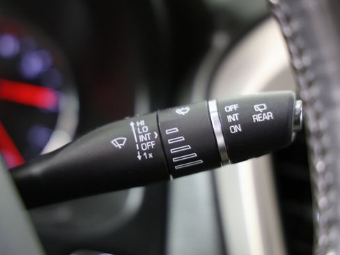 Used 2018 GMC Acadia Denali image 17