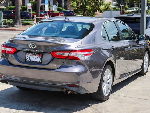 Used 2019 Toyota Camry LE FWD image 6