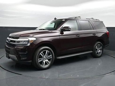 Used 2023 Ford Expedition XLT RWD image 1