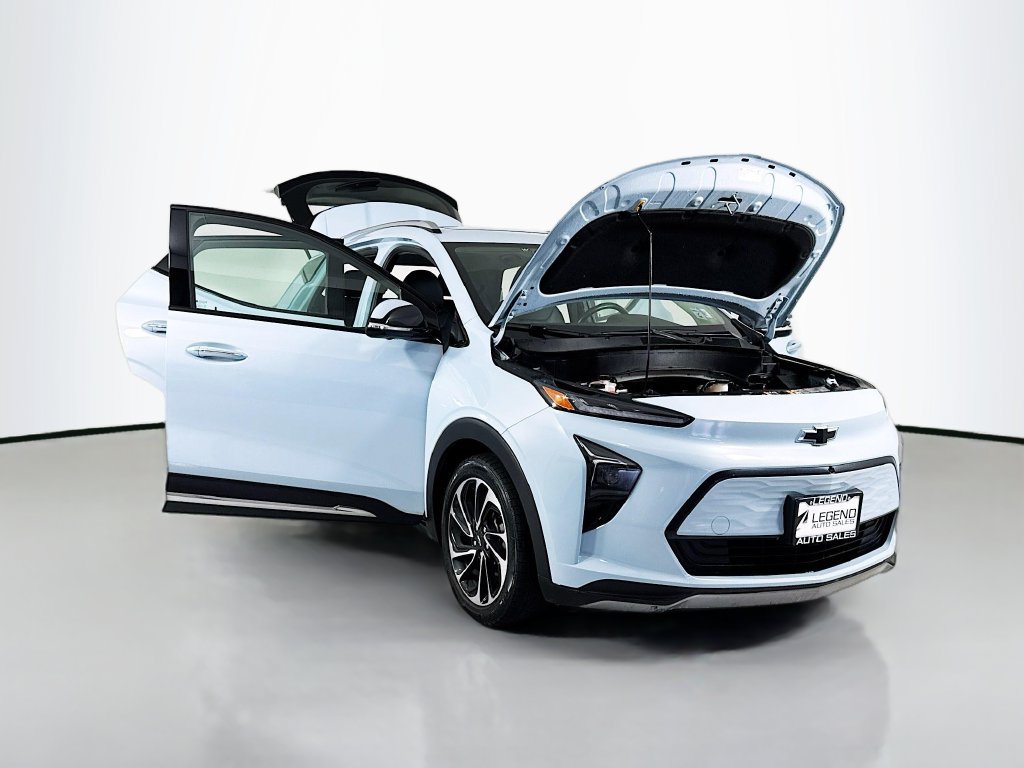 Used 2023 Chevrolet Bolt EUV Premier w/ Sun & Sound Package FWD image 21