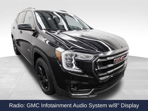 Used 2023 GMC Terrain AT4 image 2