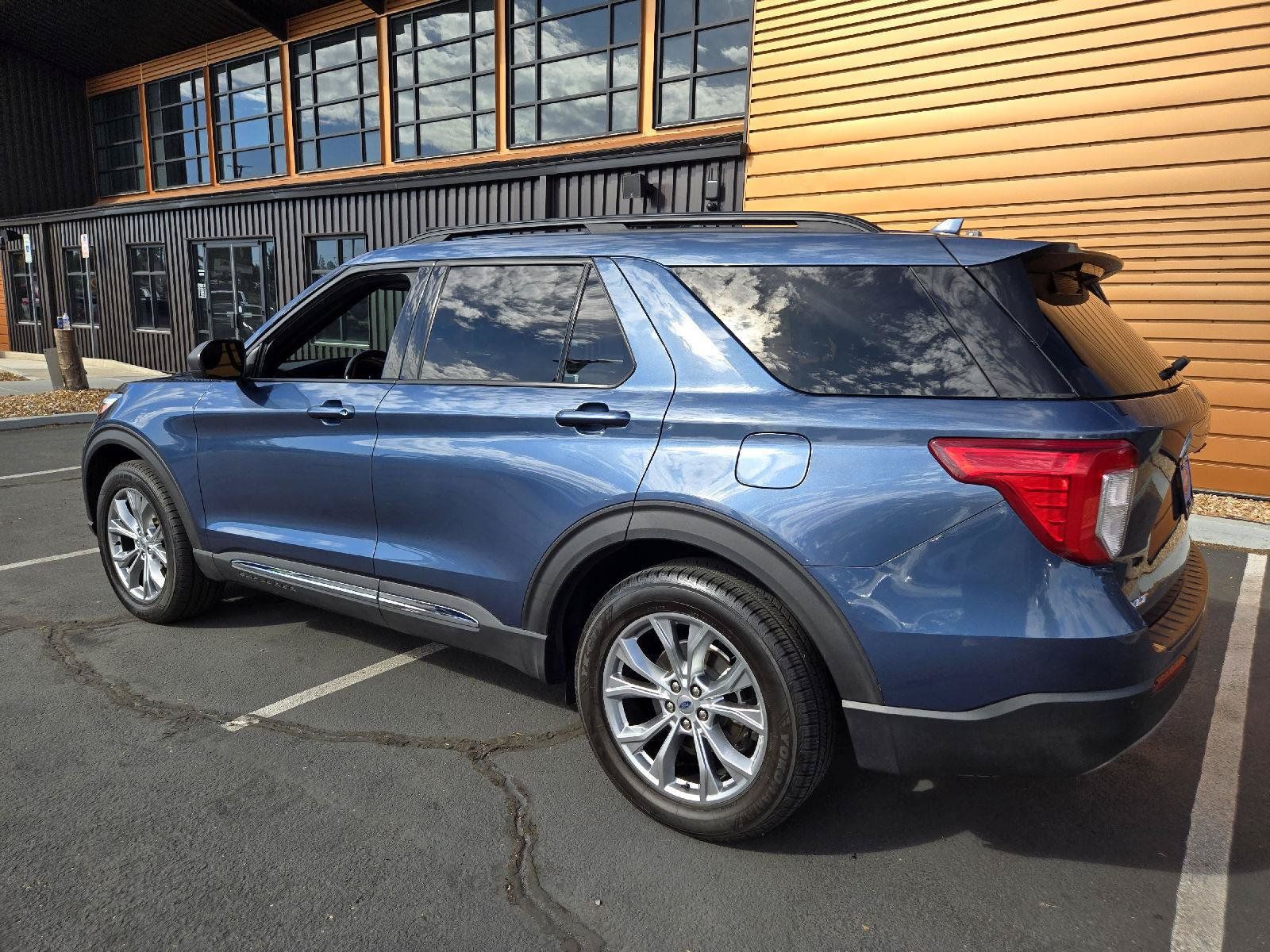 Used 2020 Ford Explorer XLT w/ Equipment Group 202A AWD/4WD image 3