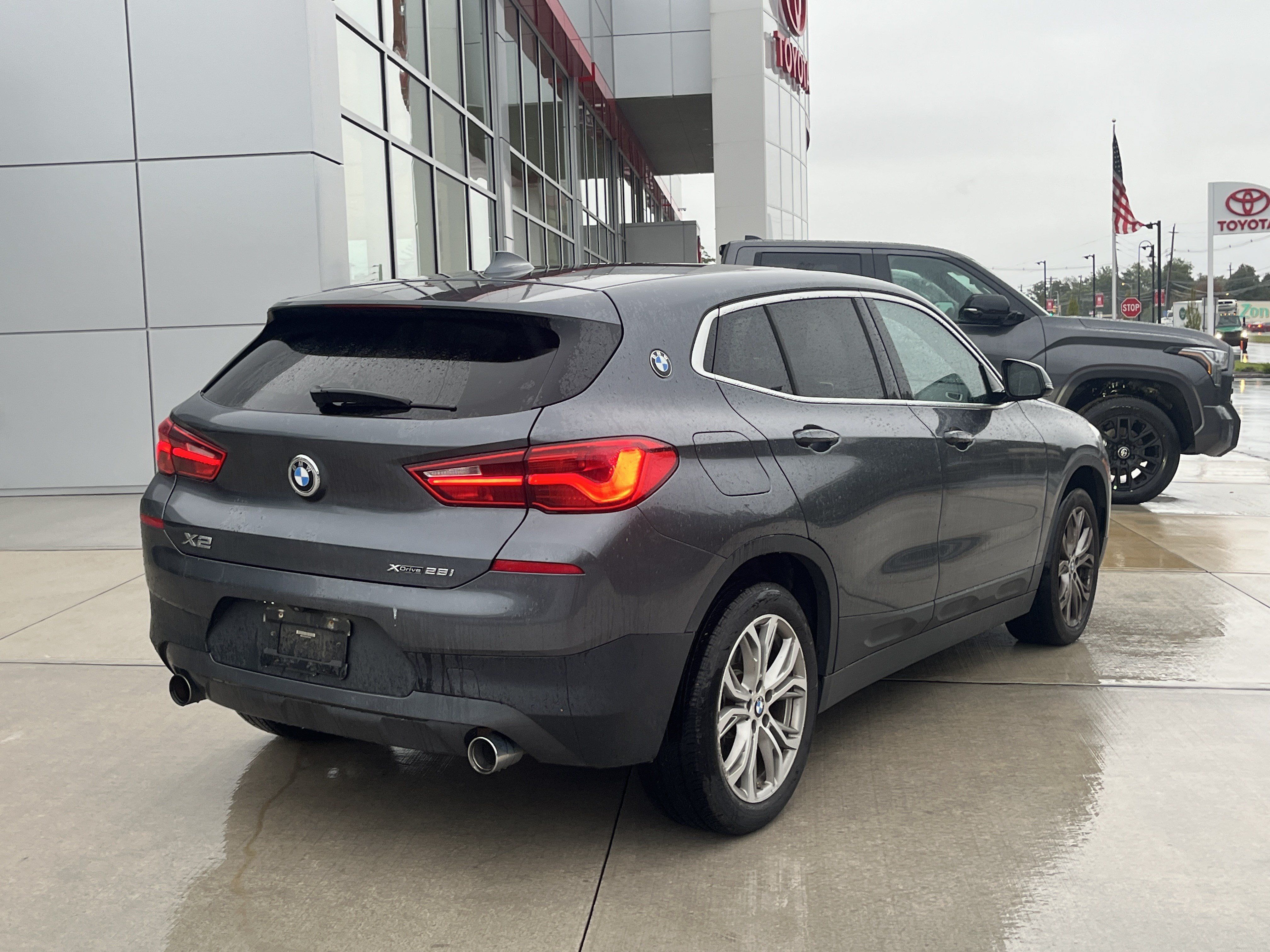 Used 2018 BMW X2 xDrive28i w/ Convenience Package AWD/4WD image 3