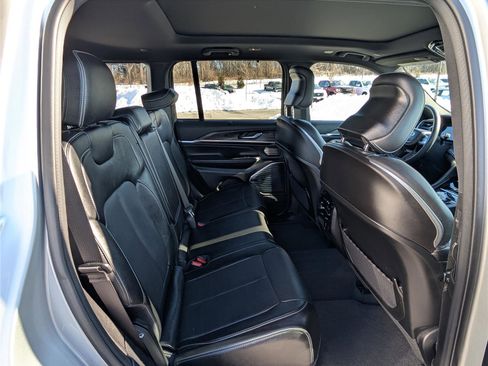 Used 2023 Jeep Grand Cherokee Overland w/ Advanced Protech Group III image 12