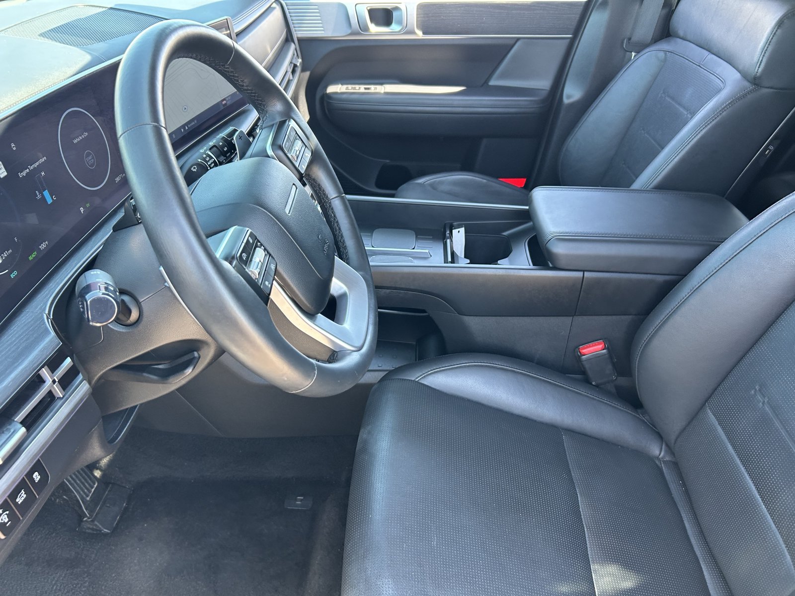 Used 2025 Hyundai Santa Fe Limited AWD/4WD image 29