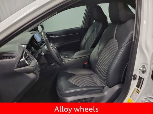 Used 2023 Toyota Camry SE image 13