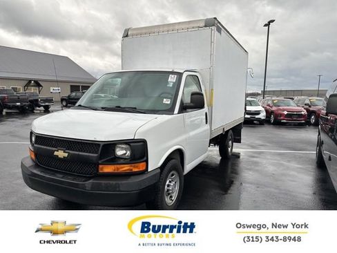 Used 2017 Chevrolet Express 3500 image 1