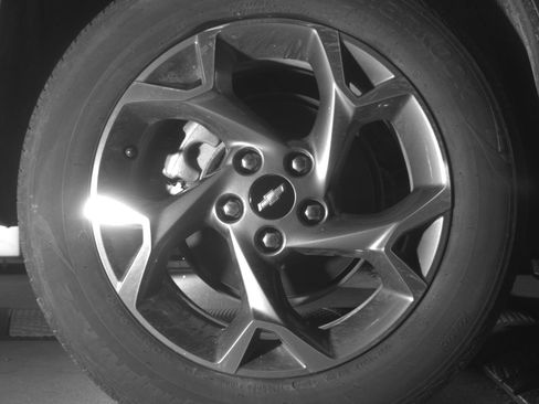 Used 2025 Chevrolet Trax LT FWD image 15