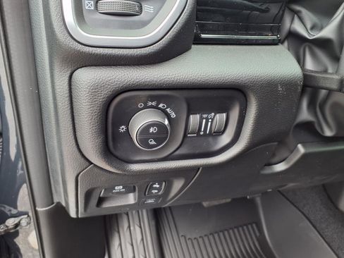 Used 2025 RAM 1500 Laramie image 9