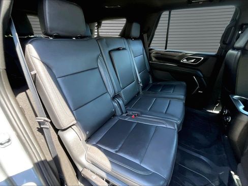 Used 2023 Chevrolet Tahoe Z71 w/ Luxury Package AWD/4WD image 16