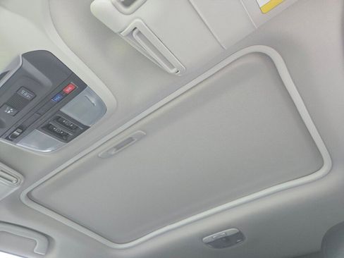 Used 2022 Subaru Crosstrek 2.5i Limited w/ Moonroof Package 2 image 23