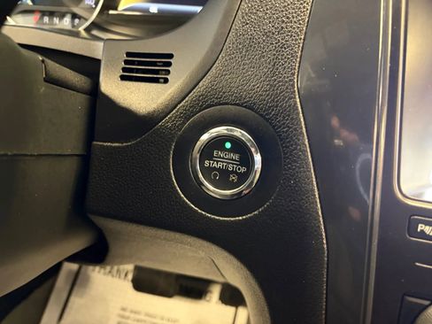 Used 2018 Ford Explorer XLT w/ Equipment Group 202A image 23