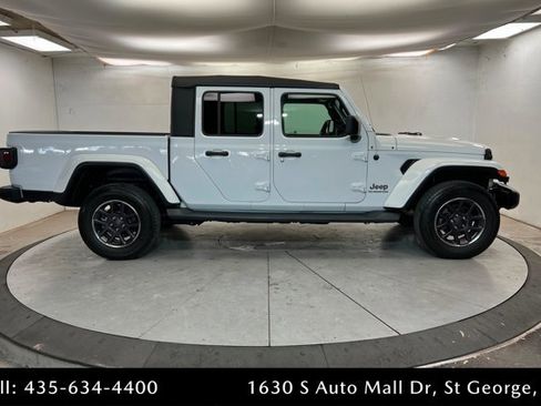 Used 2022 Jeep Gladiator Overland image 6