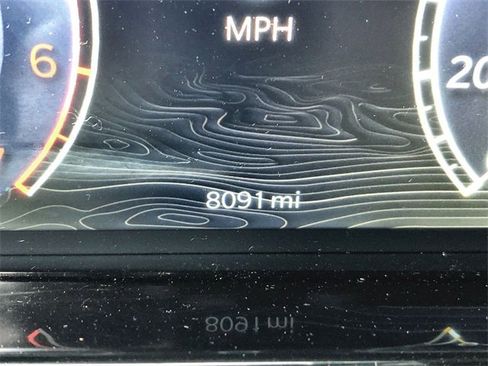 Used 2023 Jeep Wagoneer Series III w/ Preferred Equipment Group image 15