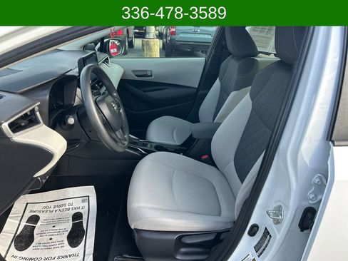 Used 2022 Toyota Corolla LE FWD image 9