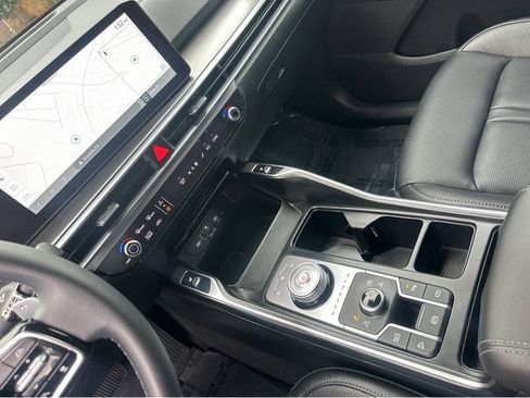 Certified 2025 Kia Sorento EX image 30
