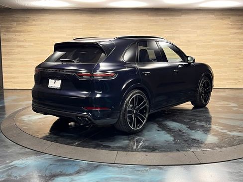 Used 2022 Porsche Cayenne Turbo image 14