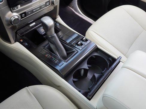 Used 2020 Lexus GX 460 Premium w/ Premium Package image 20