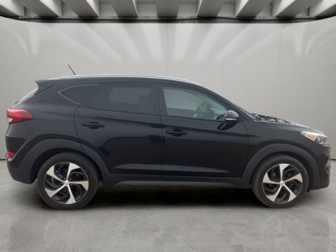 Used 2016 Hyundai Tucson Sport image 6