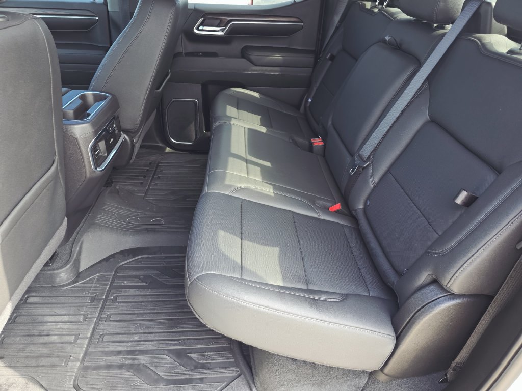 Used 2024 GMC Sierra 1500 SLT AWD/4WD image 17